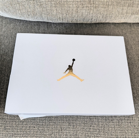 Wmns Air Jordan 1 Mid "Guava Ice" Size 10 - Picture 7 of 7